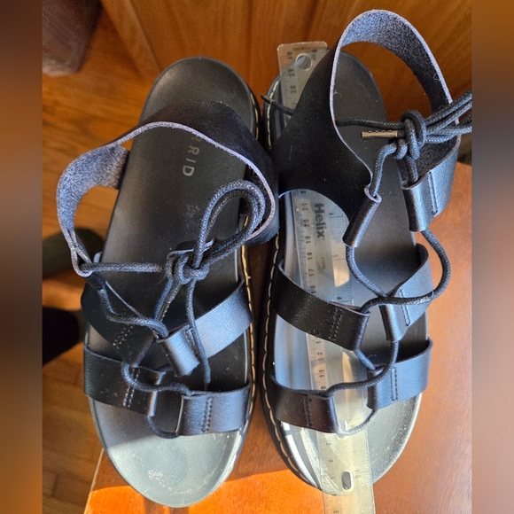 Torrid Black lace-up gladiator strappy sandals size 9 wide width white stitching - Picture 4 of 16